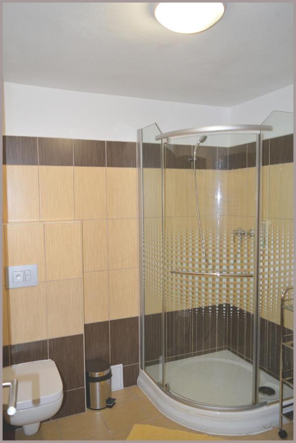 Apartmany Tiva オストラヴァ エクステリア 写真